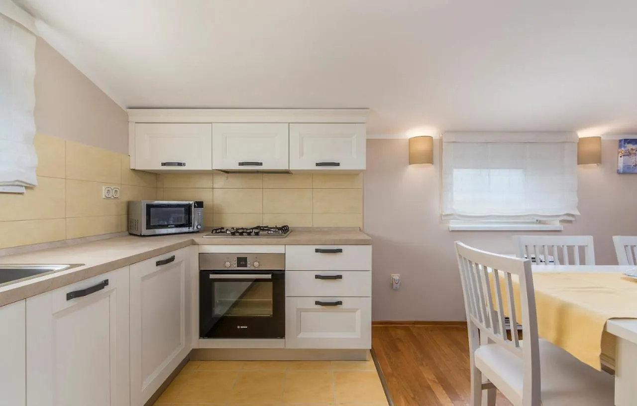 Gorgeous Apartments With Shared Heated Pool Musalez Guest house
