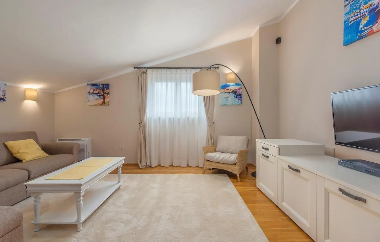 Guest house Gorgeous Apartments With Shared Heated Pool Musalez