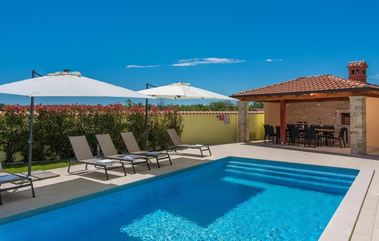 Gorgeous Apartments With Shared Heated Pool Musalez Croatia
