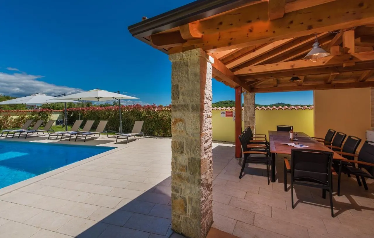 Gorgeous Apartments With Shared Heated Pool Musalez