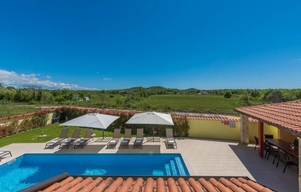 Gorgeous Apartments With Shared Heated Pool Musalez Croatia
