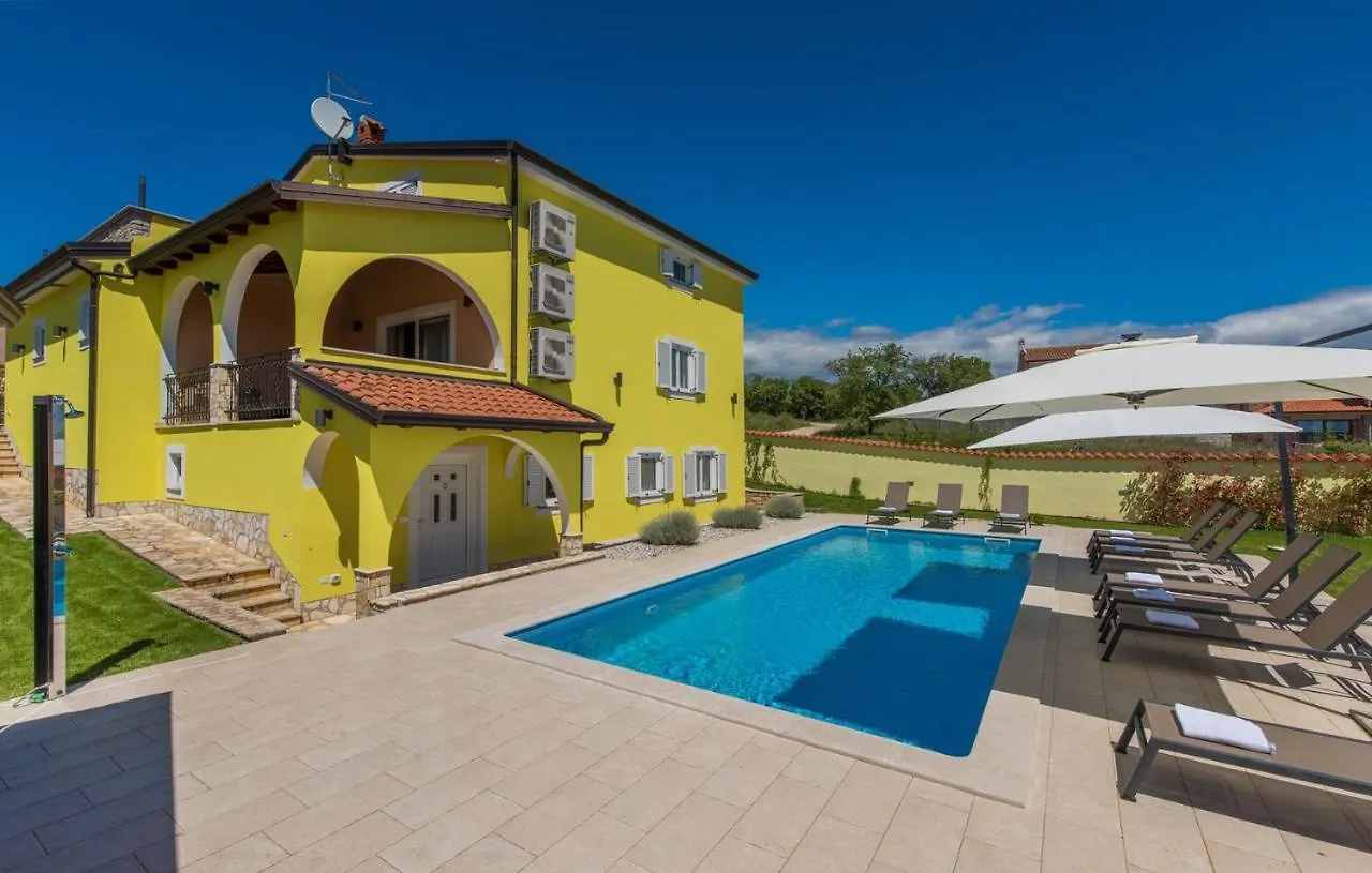 Gorgeous Apartments With Shared Heated Pool Musalez 0*,  Croatia