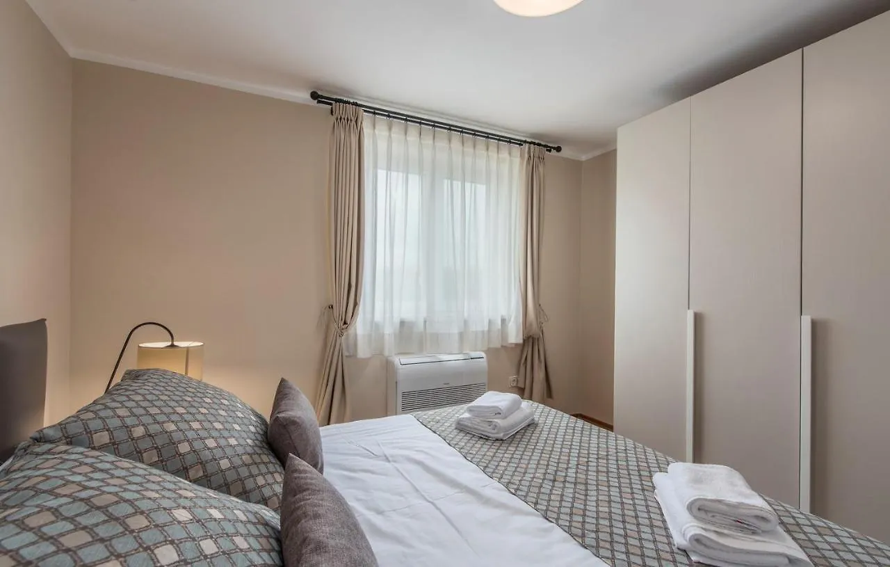 Gorgeous Apartments With Shared Heated Pool Musalez