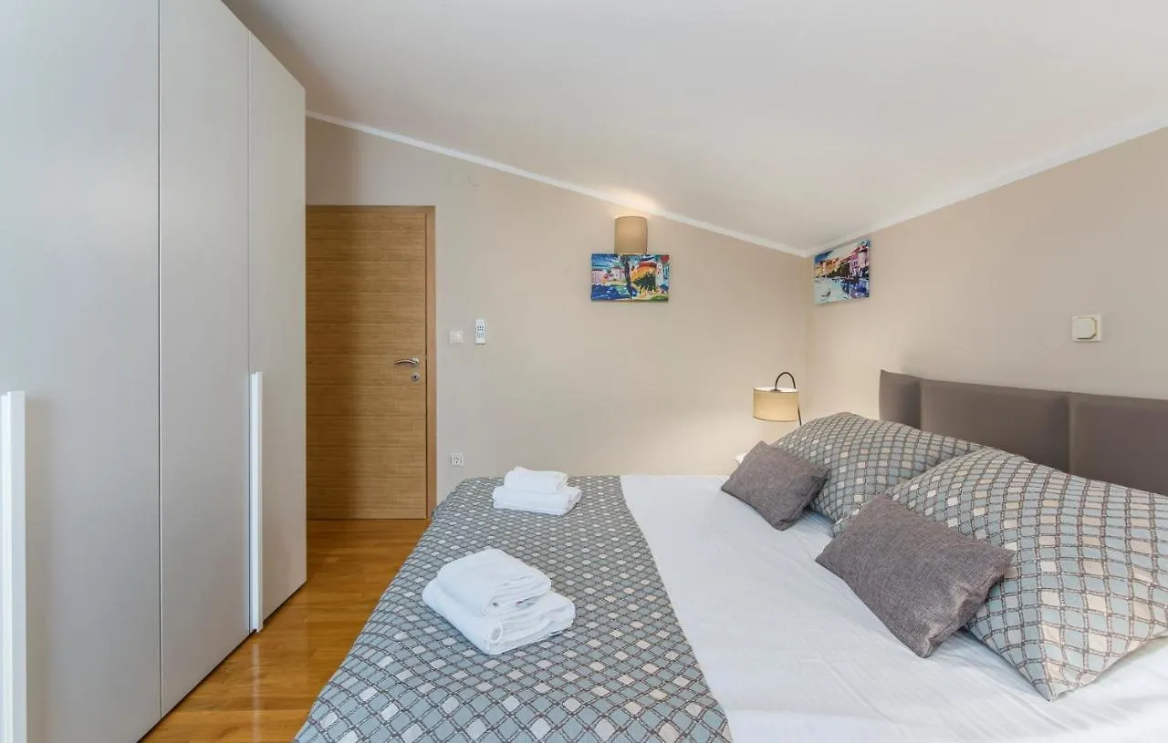 Guest house Gorgeous Apartments With Shared Heated Pool Musalez
