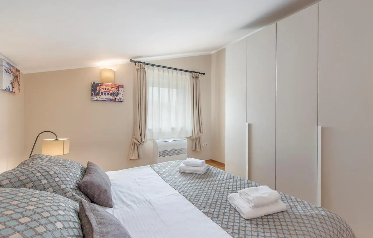 Gorgeous Apartments With Shared Heated Pool Musalez