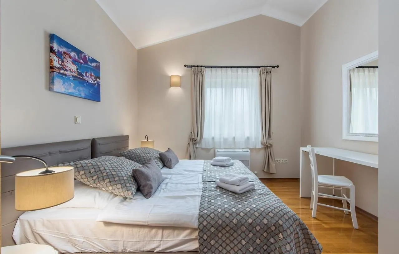 Guest house Gorgeous Apartments With Shared Heated Pool Musalez