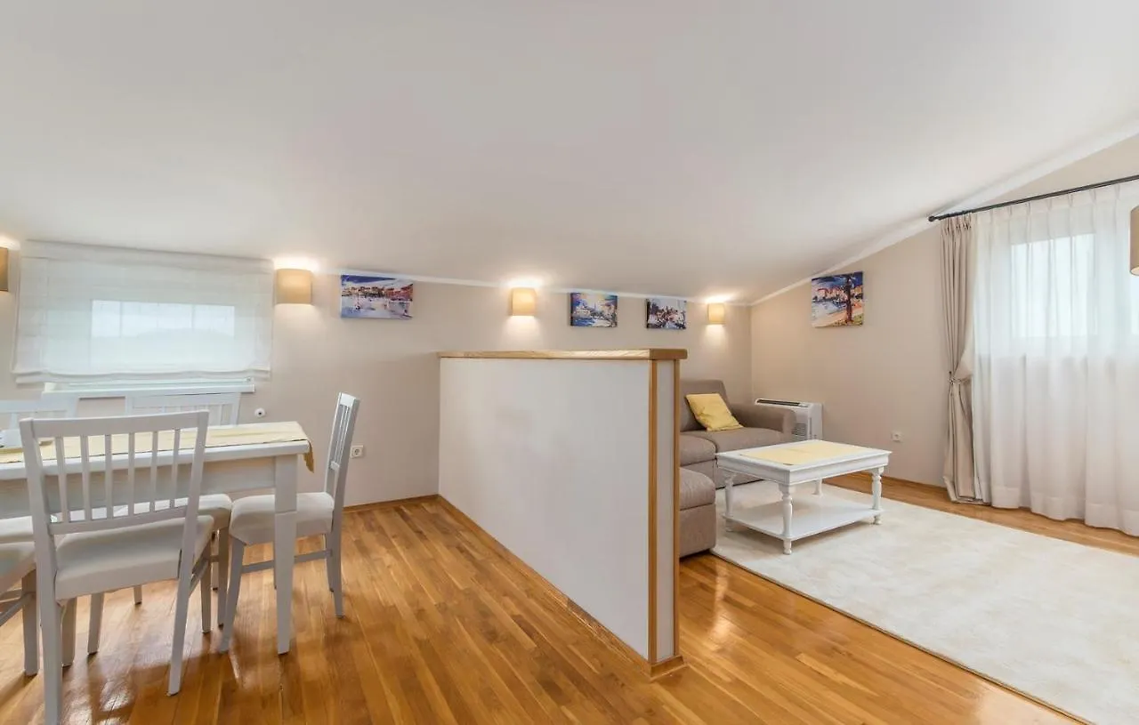 Gorgeous Apartments With Shared Heated Pool Musalez