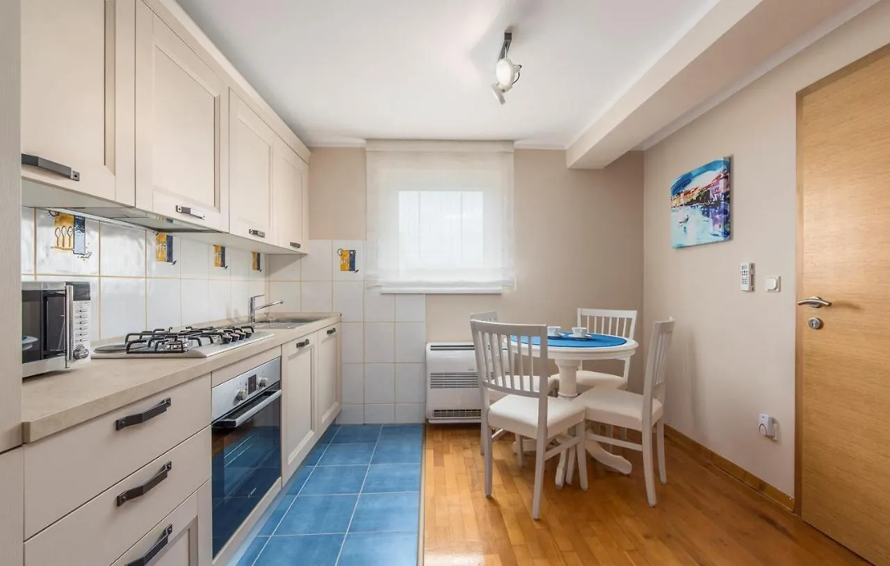 Gorgeous Apartments With Shared Heated Pool Musalez Guest house