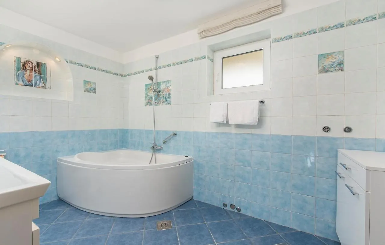 Guest house Gorgeous Apartments With Shared Heated Pool Musalez