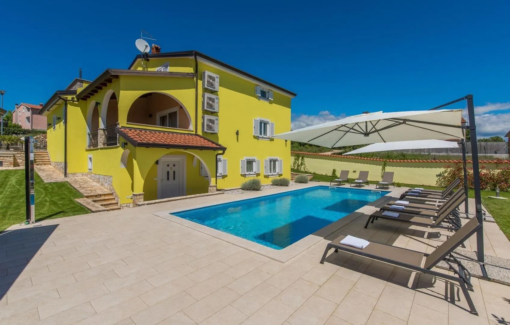 Guest house Gorgeous Apartments With Shared Heated Pool Musalez