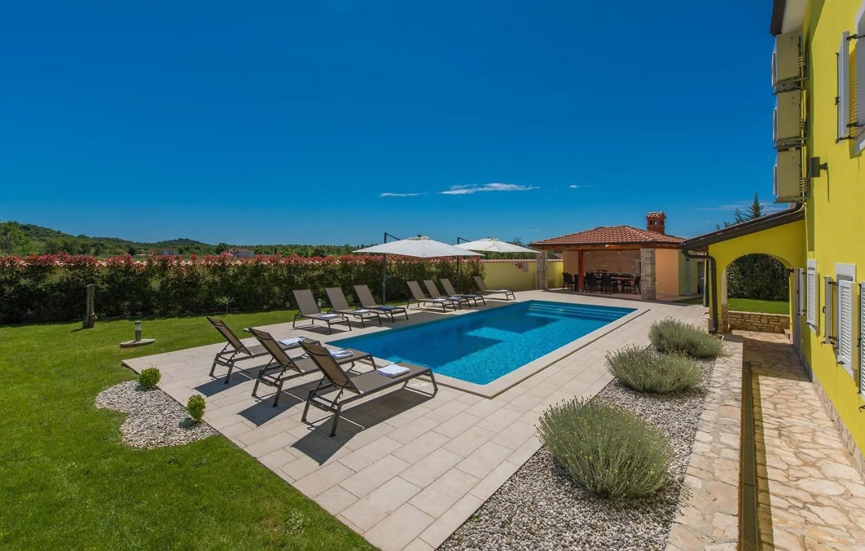 Gorgeous Apartments With Shared Heated Pool Musalez 0*,  Croatia